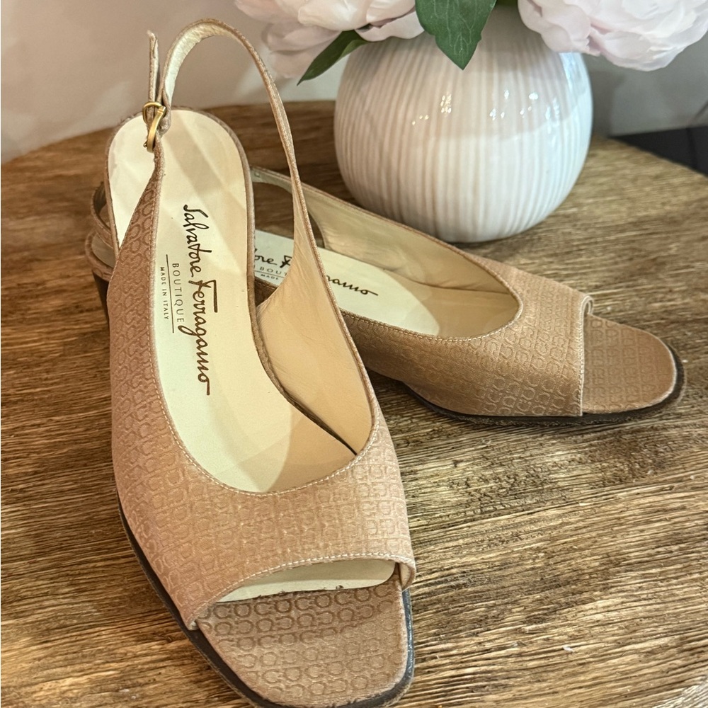 Salvatore Ferragamo Nude/Tan Peep-Toe Slingback Flats Excellent Condition